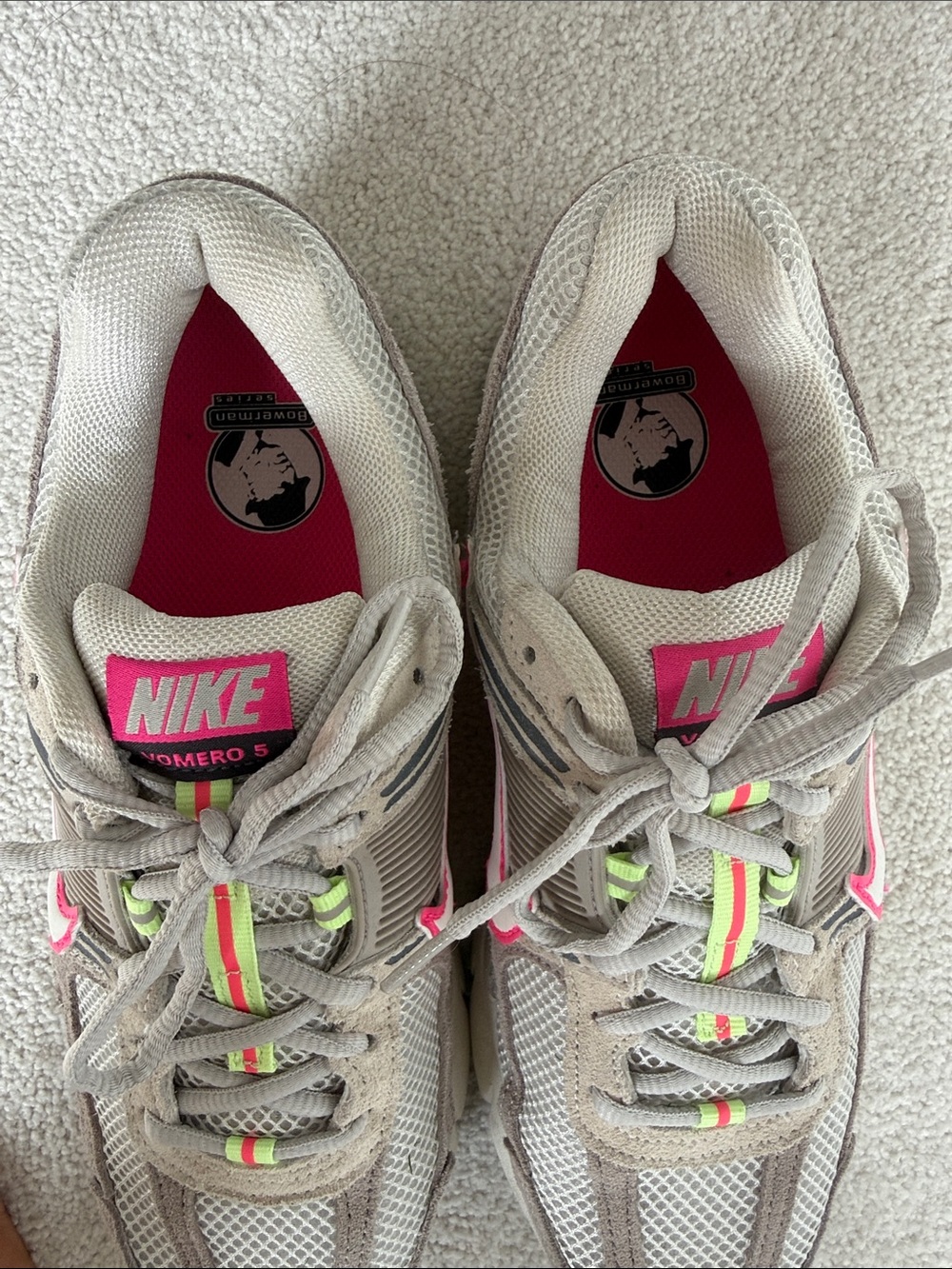 Nike Women’s Vomero 5 Light Gray & Hot Pink Sneakers - Picture 4 of 6